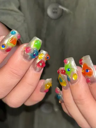 ネイル 🪐富島彩夏 /海外nail🪐のネイルデザイン