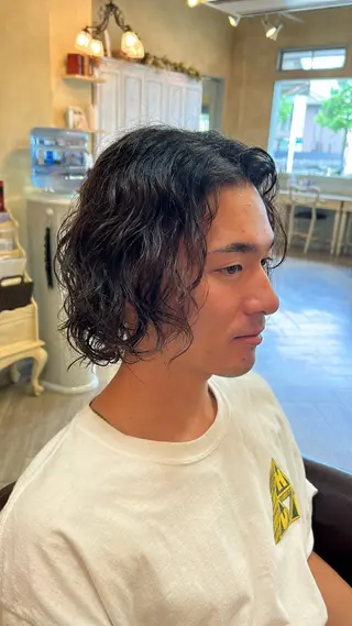パーマ メンズ アオバ / ハイトーンカラーのヘアスタイル