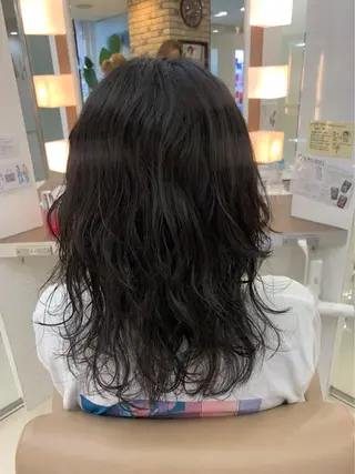 ミディアム パーマ 羽エクステ🩷 🤍まき🤍のマツエク・マツパデザイン