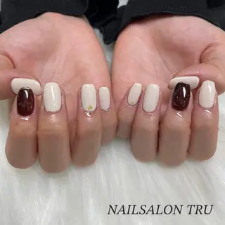 ネイル 𝐼𝑁𝑂𝑈𝐸 𝑀𝐼𝐴のネイルデザイン