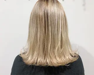 セミロング カラー VIRETTA 【ヴィレッタ】のヘアスタイル