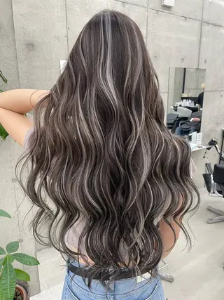 ロング 手島 カミラのヘアスタイル