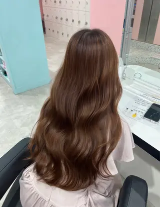ロング レイヤーカット／ ハイトーン/Moeのヘアスタイル