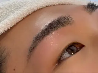 アイブロウ 小峰 利樹のマツエク・マツパデザイン