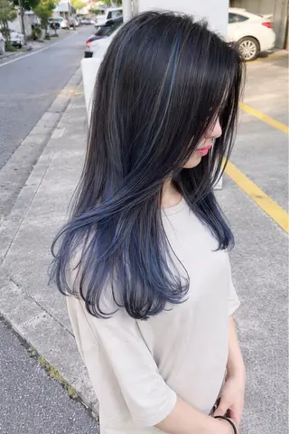 ミディアム カラー grand juteのヘアスタイル