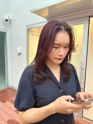 セミロング カラー iizuka akiのヘアスタイル