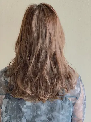 ロング カラー 昼田 羅々のヘアスタイル