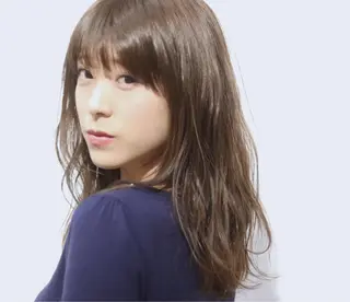 セミロング カラー 日高 香織のヘアスタイル