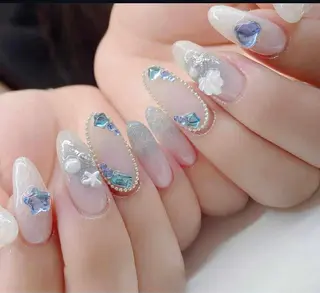 カラー MQueen ネイルサロンのネイルデザイン