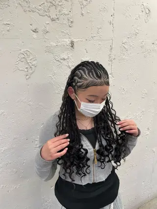 ロング コーンロウ/ブレイズ SYUのヘアスタイル