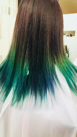 セミロング カラー 阿久津 泰幸のヘアスタイル