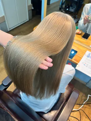ロング カラー 🫧ハイトーン/ ブリーチ🫧白石航汰のヘアスタイル