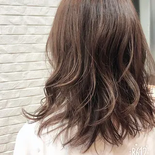 セミロング カラー 伊藤 さやかのヘアスタイル
