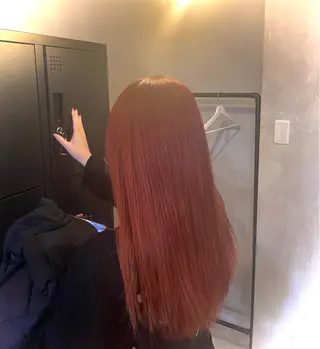 ロング カラー 新妻 宥人のヘアスタイル