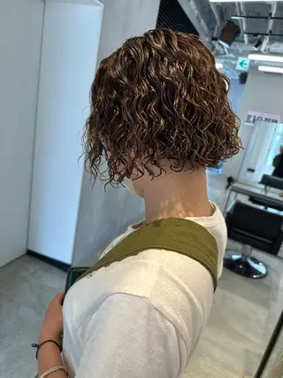 ミディアム カラー パーマ ヘアアレンジ ✳️ウルフ/メンズ/ スパイラルパーマ✳️のヘアスタイル