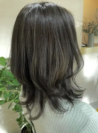 ミディアム カラー ハイライト／艶カラー 大河シンジのヘアスタイル