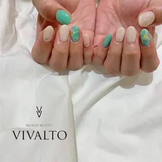 ネイル 藤原 胡桃のネイルデザイン