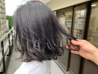 ショート カラー パーマ ヘアアレンジ メンズ キッズ ネイル マツエク・マツパ 切りっぱなしヘアボブ ミディアムヘアRYOのヘアスタイル