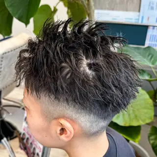 ショート パーマ 吉田 新平のヘアスタイル