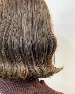 ショート カラー しの　ゆきの THE REMMYのヘアスタイル