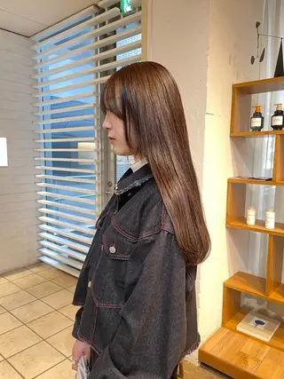 ロング カラー mina / 透明感ベージュカラーのヘアスタイル