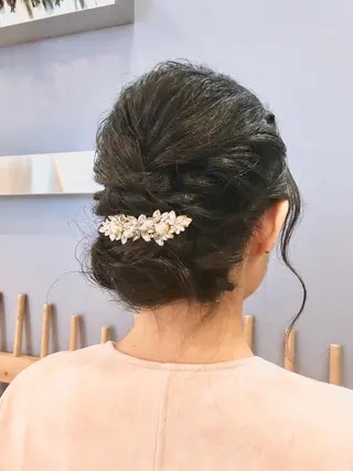 セミロング ヘアアレンジ 小宮 真理奈のヘアスタイル