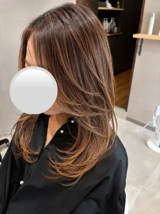 ロング 鏡原 実和のヘアスタイル