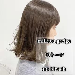 ミディアム カラー レイヤーカット 透明感カラーのヘアスタイル