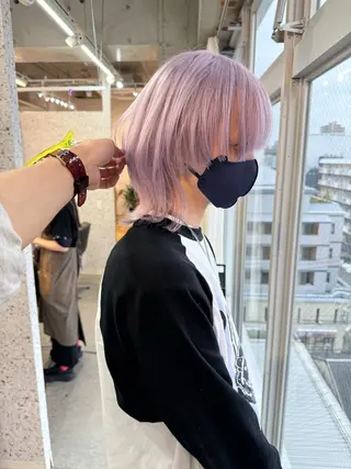 ミディアム 有人/バレイヤージュ /シャドールーツのヘアスタイル