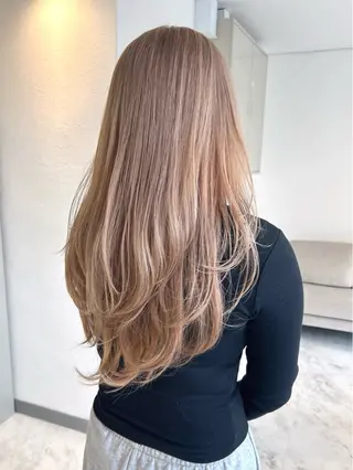 ロング カラー Via  京都烏丸所属・RINA/ハイトーン /レイヤー/髪質改善のヘアスタイル
