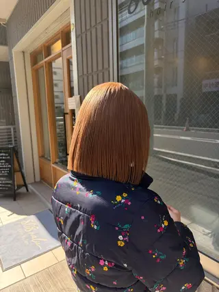 カラー 荒井 茉凜のヘアスタイル