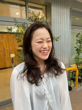 ミディアム カラー パーマ しの　ゆきの THE REMMYのヘアスタイル