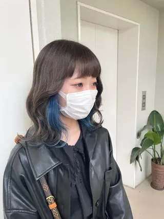 ミディアム カラー ヘアアレンジ 艶髪✨寒色カラー✨ 翁長孝輔のヘアスタイル