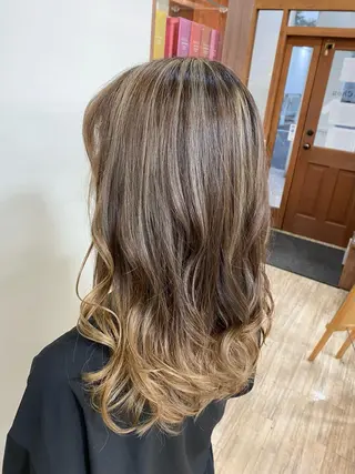 カラー SALOWIN栄 高須大貴のヘアスタイル