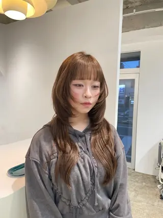 ロング カラー H I ＮＡのヘアスタイル