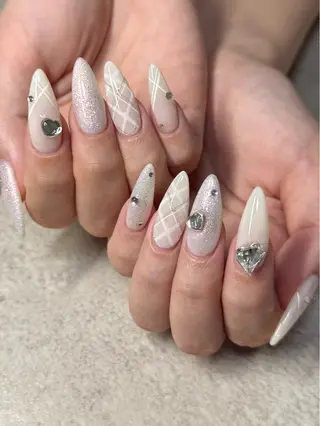 ネイル ネイルルーム チャームのネイルデザイン