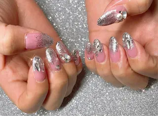 ネイル VIERU 🌈🎀💖のネイルデザイン