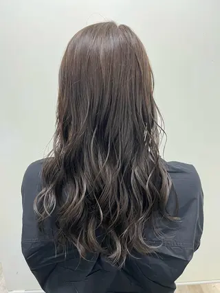 ロング 【北千住】🌈韓国風 レイヤー✨小顔カットのヘアスタイル