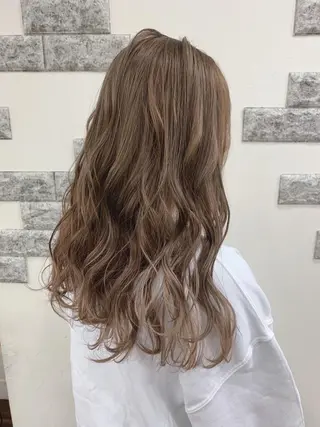 セミロング カラー 薄田 珠美のヘアスタイル