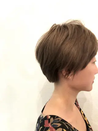 ショート カラー 平川 友希子のヘアスタイル
