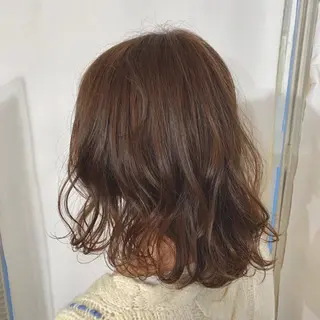 ミディアム カラー 加藤 綾華のヘアスタイル