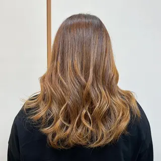 セミロング マロン 美容室のヘアスタイル