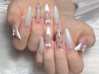 ロング Momo 🤍のネイルデザイン