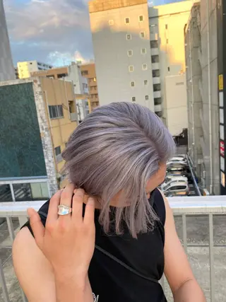 ショート 透け感ベージュ ／ミハルのヘアスタイル