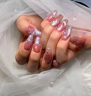 ネイル 🌈 Laule'aのネイルデザイン