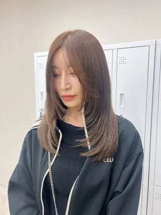 ミディアム aya / ニュアンスカラーのヘアスタイル