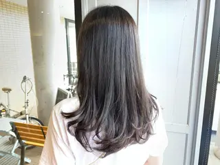 ロング カラー ツキダテ ユイのヘアスタイル