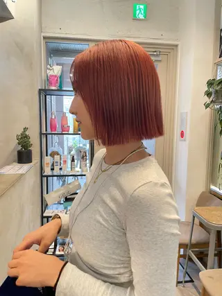 ショート カラー ミルクティー× グレージュMOMOのヘアスタイル