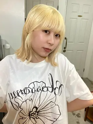 ミディアム カラー 竹内 柚子のヘアスタイル