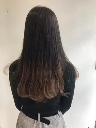 ロング カラー 松本 美香のヘアスタイル